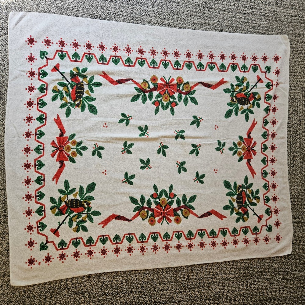 Christmas Terrycloth Tablecloth Birds Berries Ribbon Holiday Decor 58x48" Vtg